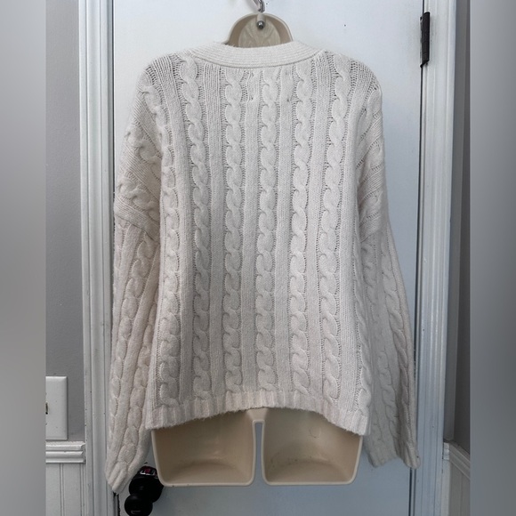 Abercrombie & Fitch Women’s S Cable Knit Button Cardigan Ivory Heavyweight Cozy - Picture 4 of 8